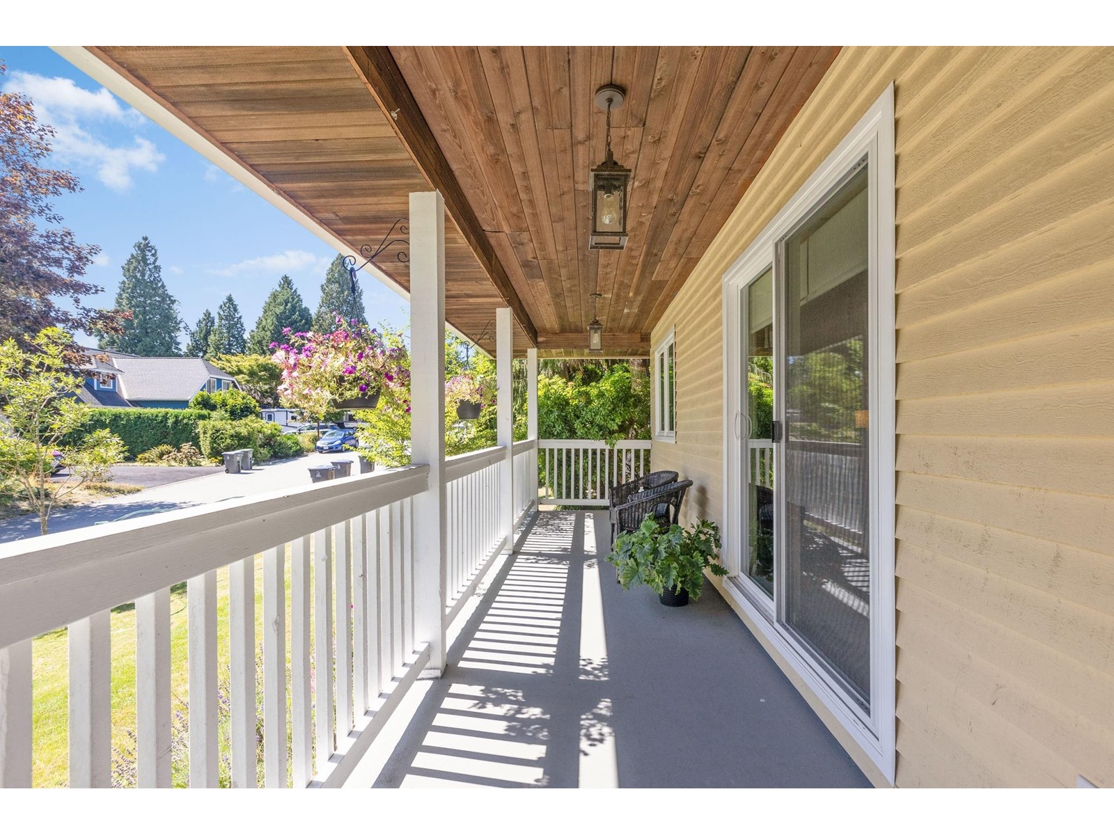 Property at 1247 161A STREET image 4