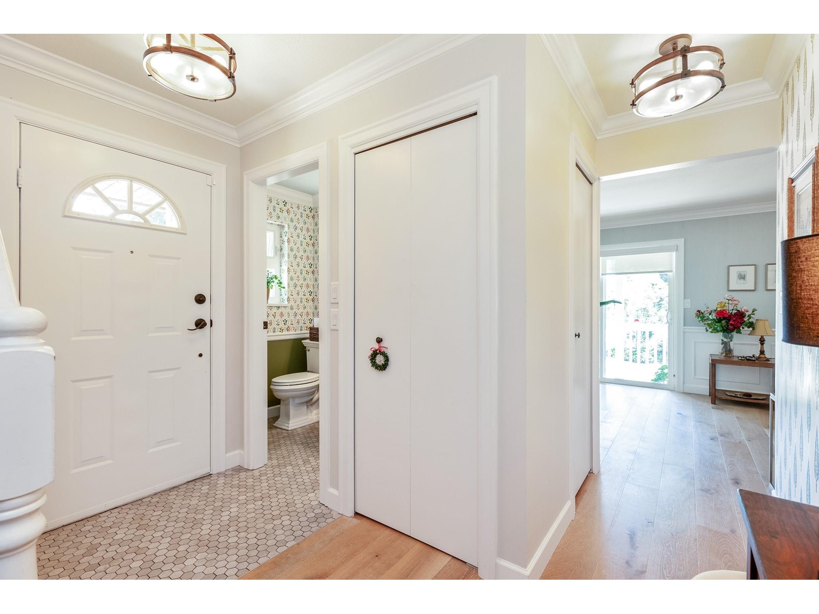 1247 161a Street, Surrey, British Columbia  V4A 6W7 - Photo 6 - R2968279