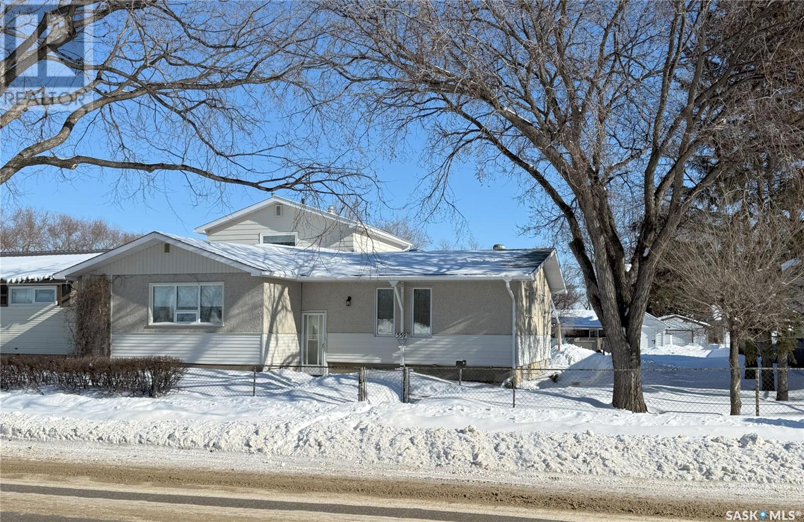 559 Elphinstone Street, Regina, Saskatchewan  S4R 3W8 - Photo 1 - SK996282