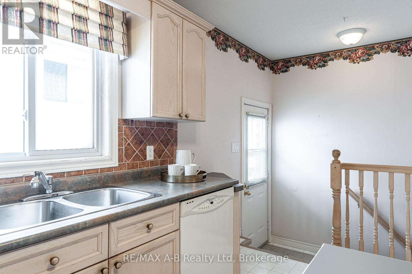 593 Hibernia Street, Stratford, Ontario  N5A 7R6 - Photo 15 - X11982500