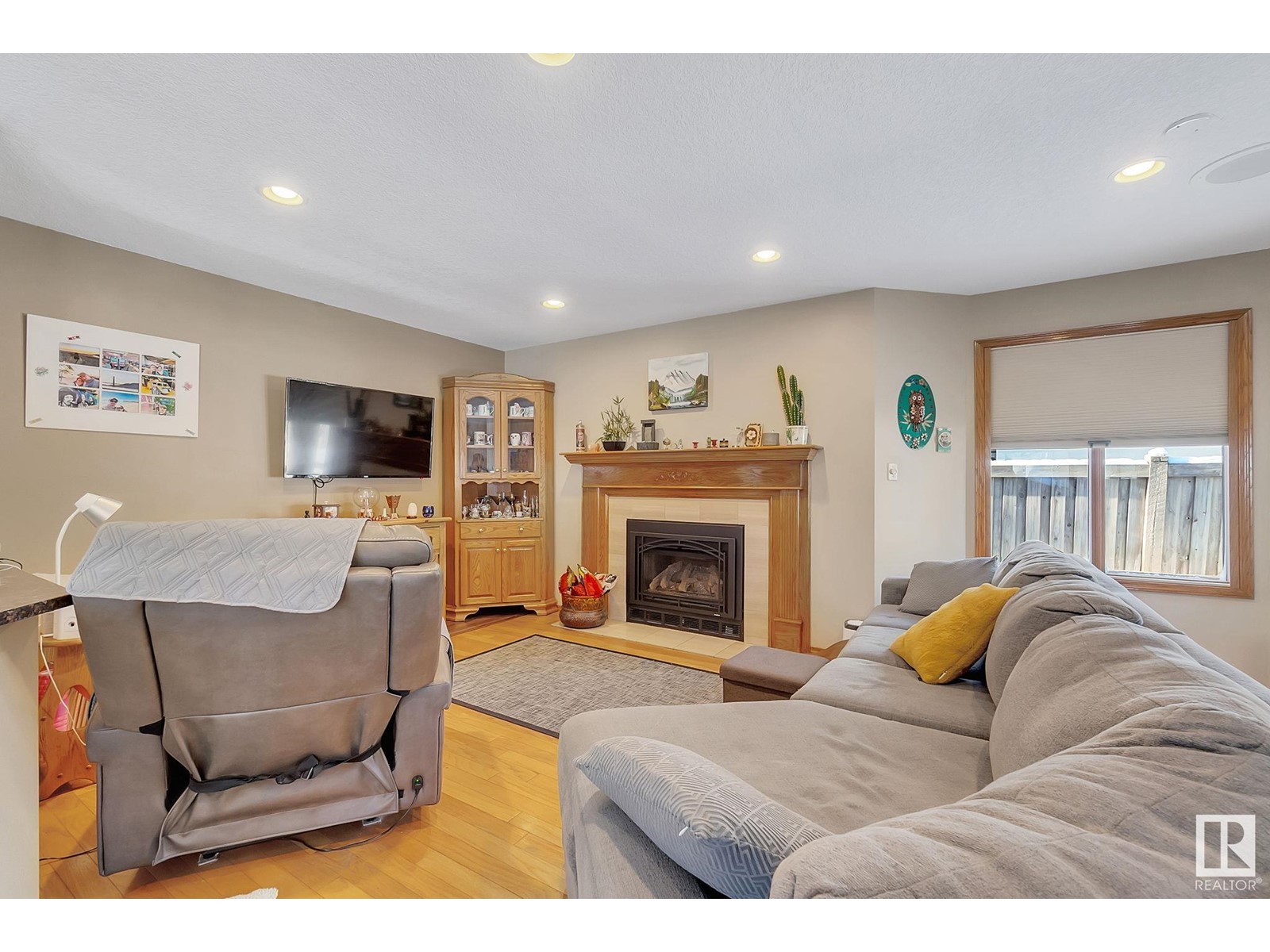 Property at 16 Eton TC image 5