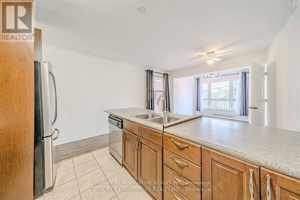 Upper - 523 Westmount Avenue, Toronto, Ontario  M6E 3N6 - Photo 14 - C11982555