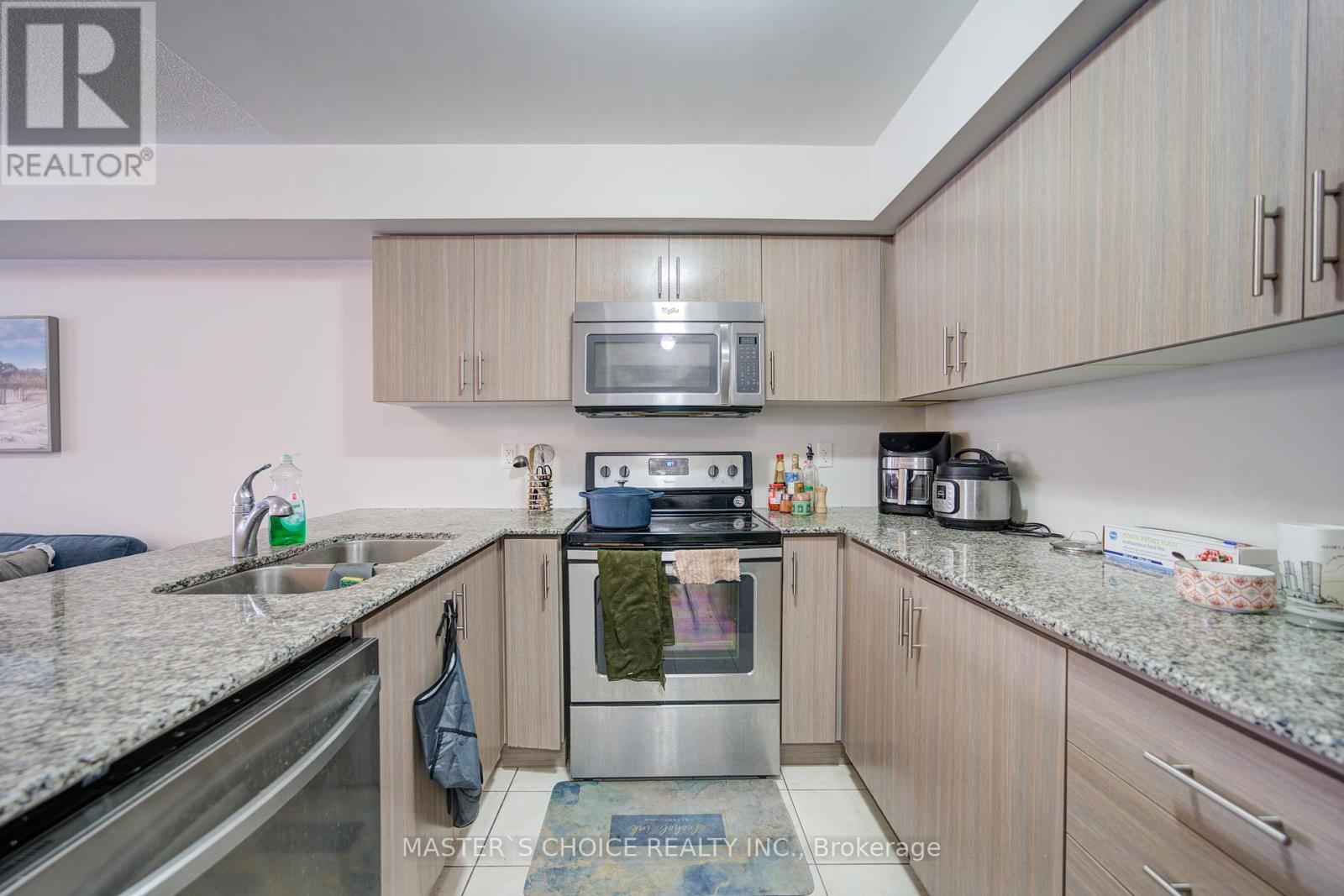 Property at 14 - 2500 POST ROAD image 5