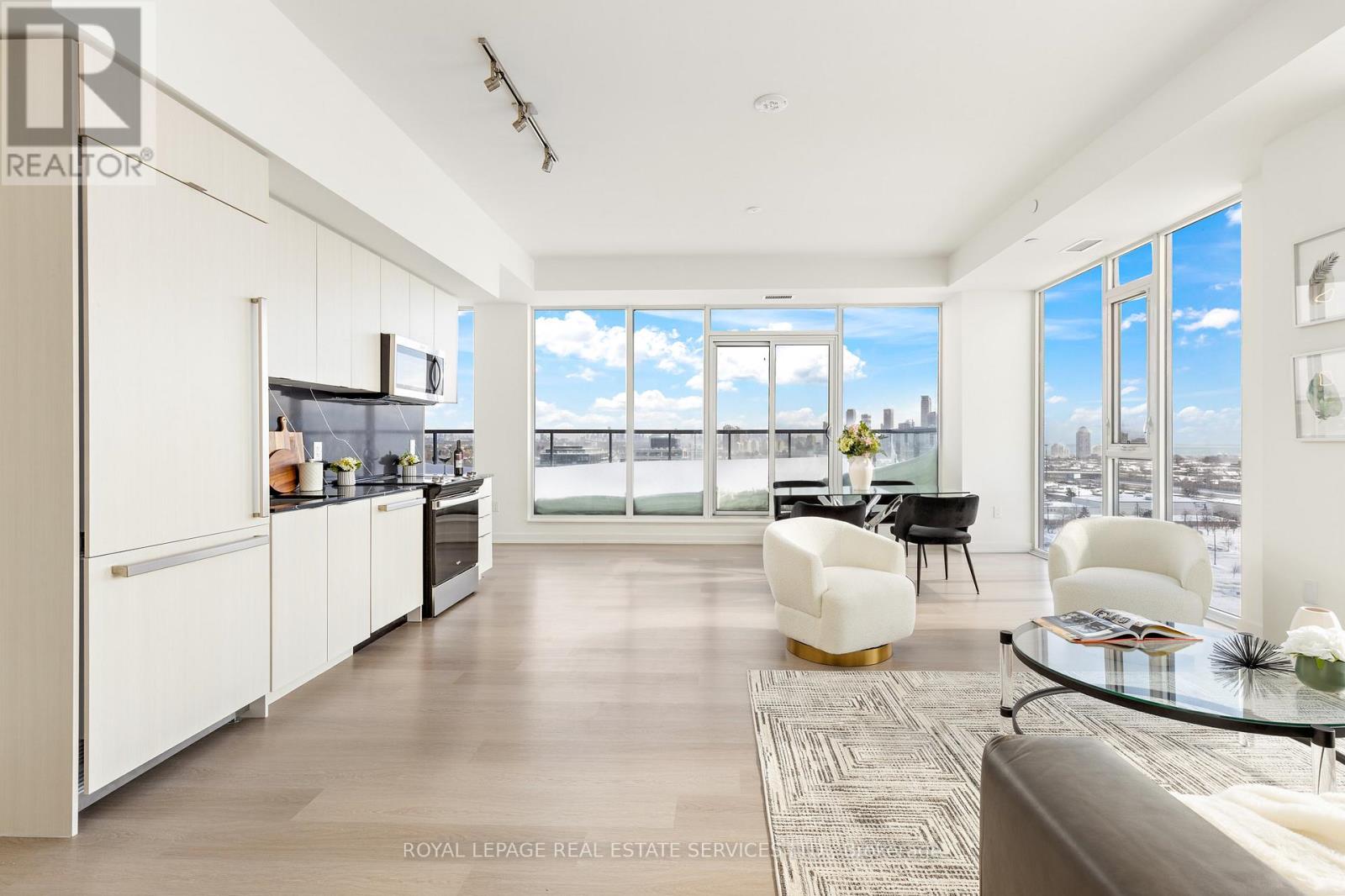 Property at 1101 - 859 THE QUEENSWAY image 3