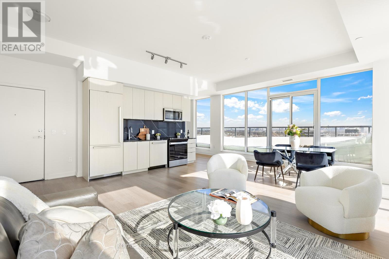 Property at 1101 - 859 THE QUEENSWAY image 4