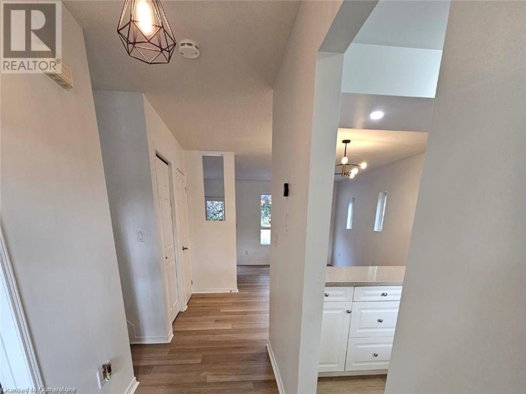 220 Geneva Street, St. Catharines, Ontario  L2R 4P8 - Photo 8 - 40700471