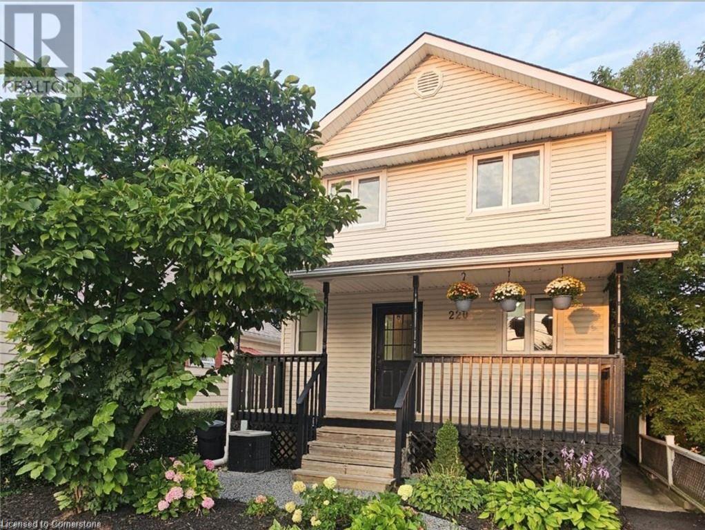 220 Geneva Street, St. Catharines, Ontario  L2R 4P8 - Photo 6 - 40700471