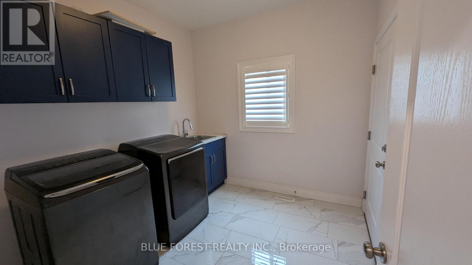 Photo 11 of 33 for 2391 Daisy Bend