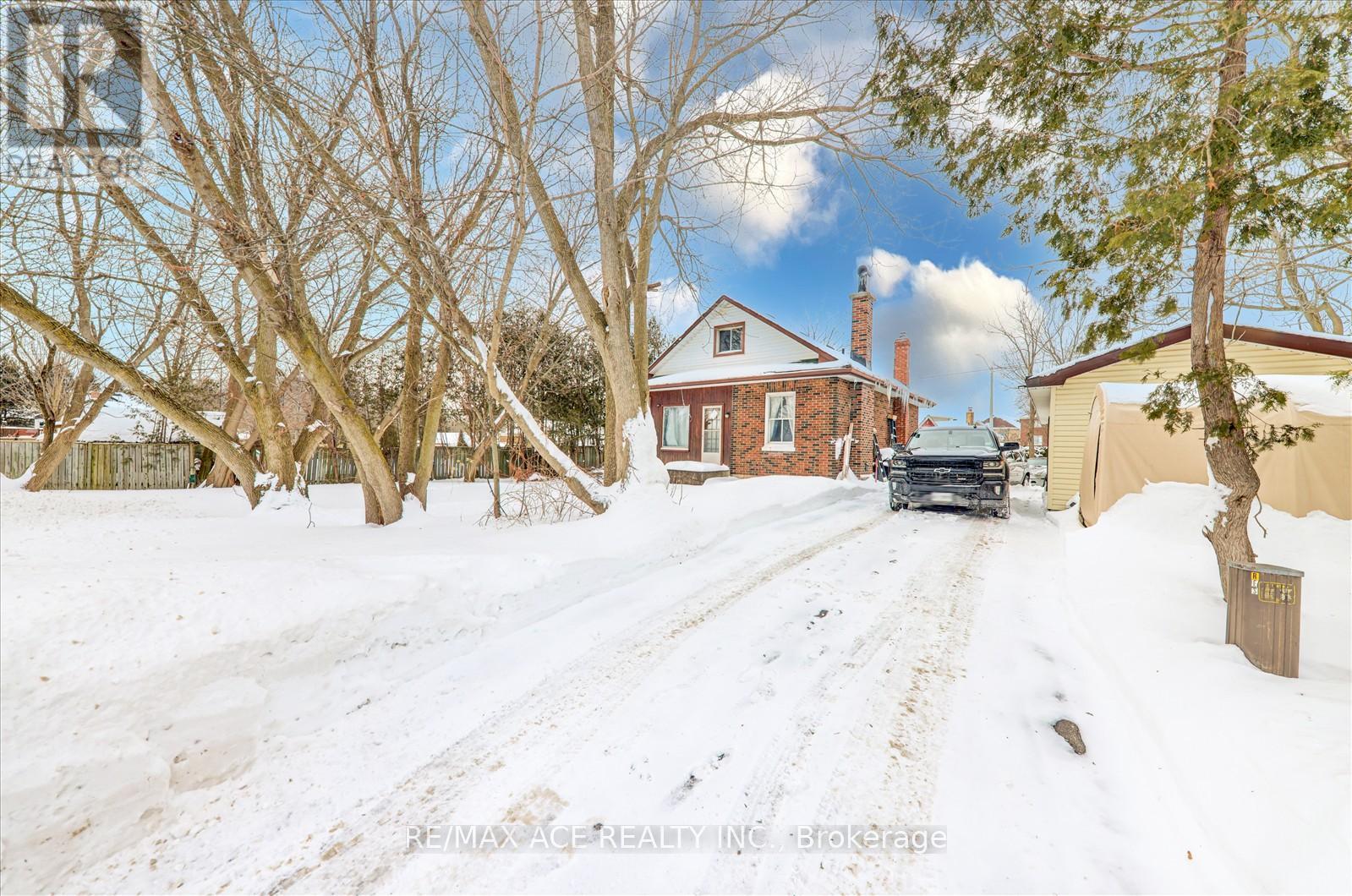 Property at 304 WEST SCUGOG LANE image 2