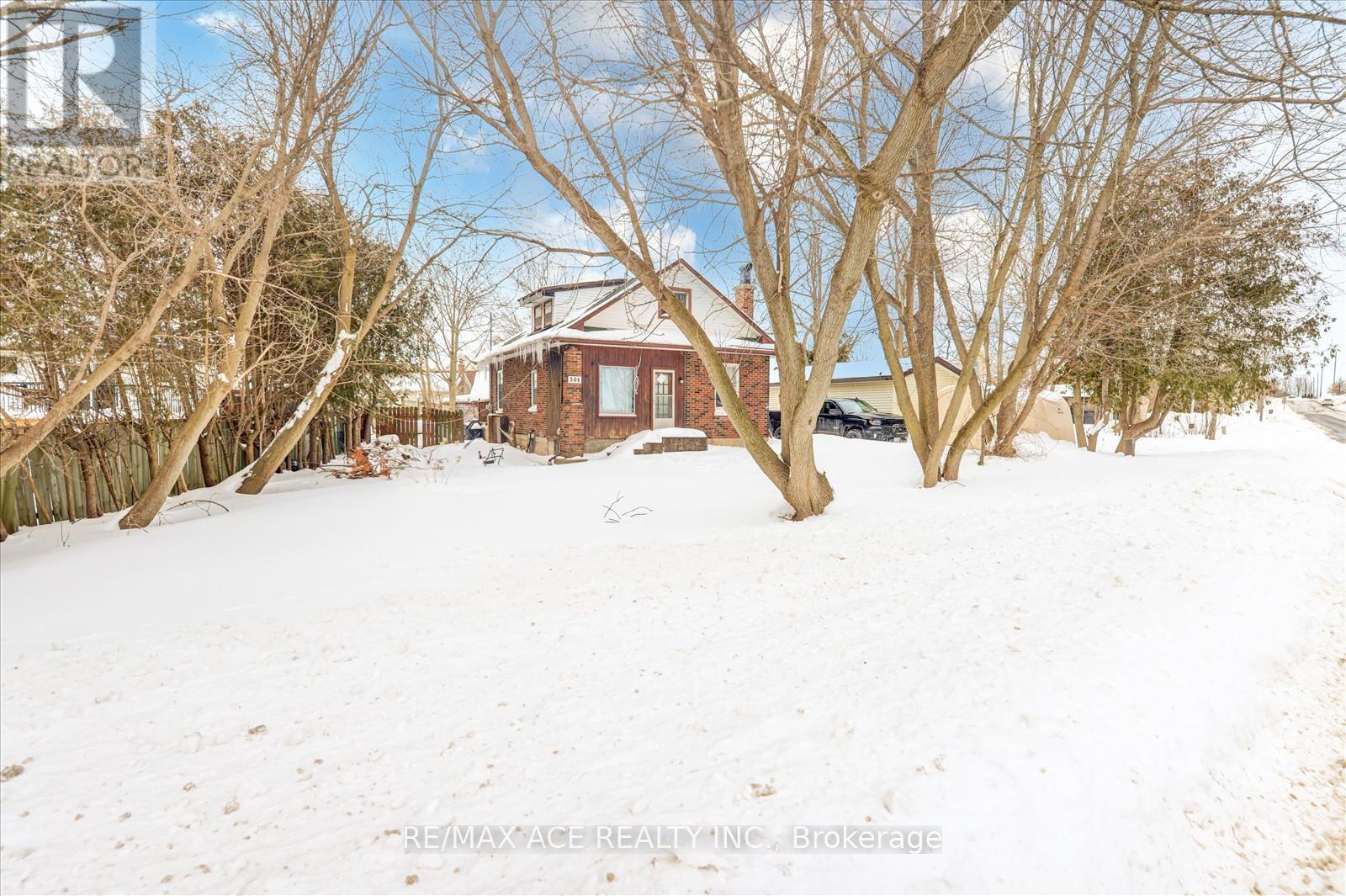 Property at 304 WEST SCUGOG LANE image 4