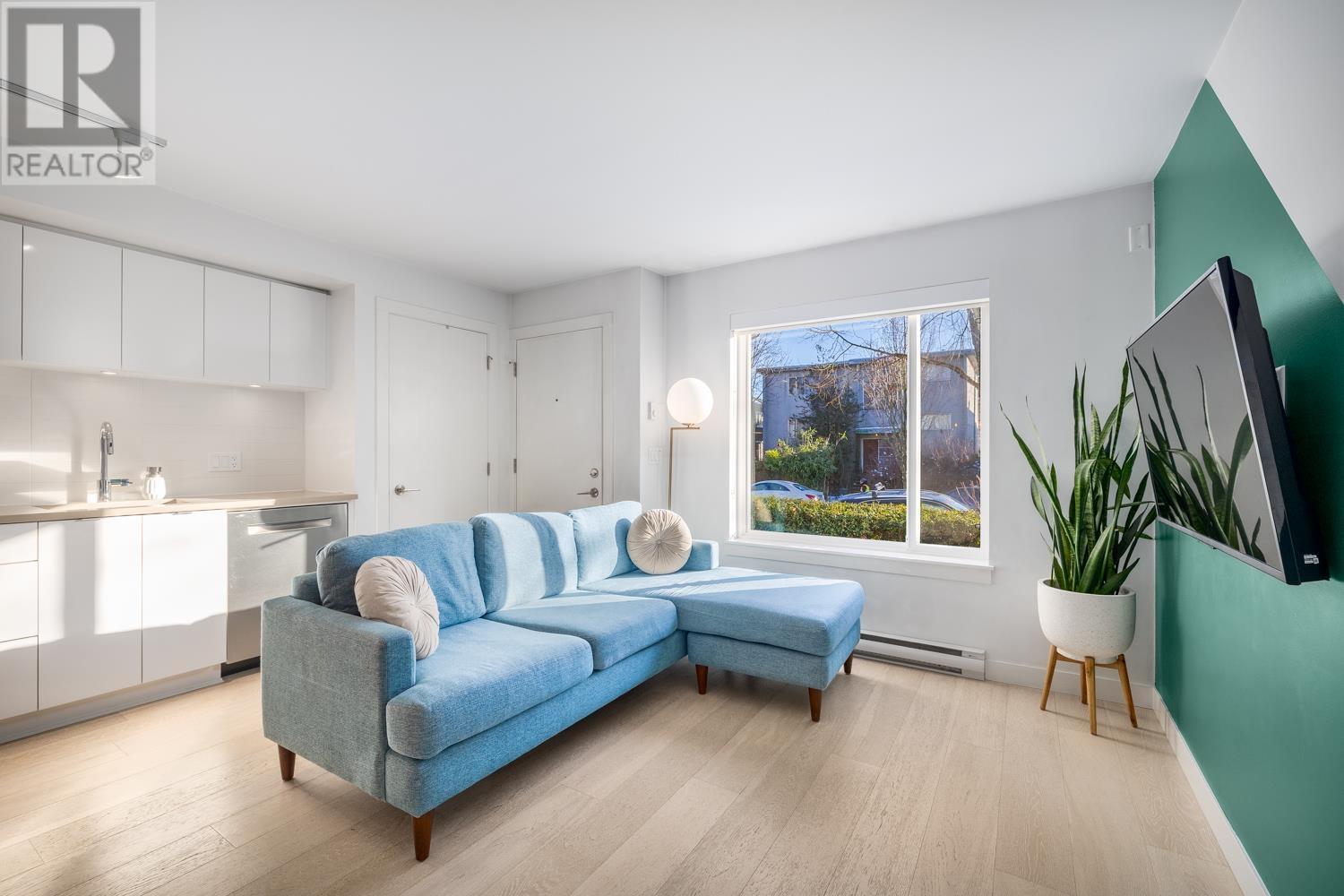 Listing Picture 3 of 24 : 103 453 E 16TH AVENUE, Vancouver / 溫哥華 - 魯藝地產 Yvonne Lu Group - MLS Medallion Club Member