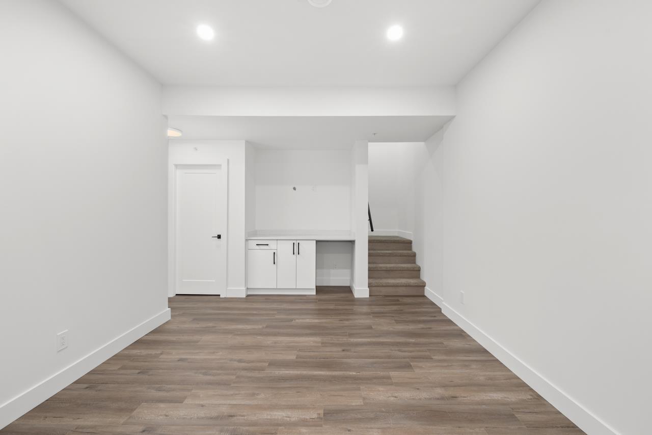 4470 Stephen Leacock Drive, Abbotsford, British Columbia  V2T 5B6 - Photo 37 - R2968823