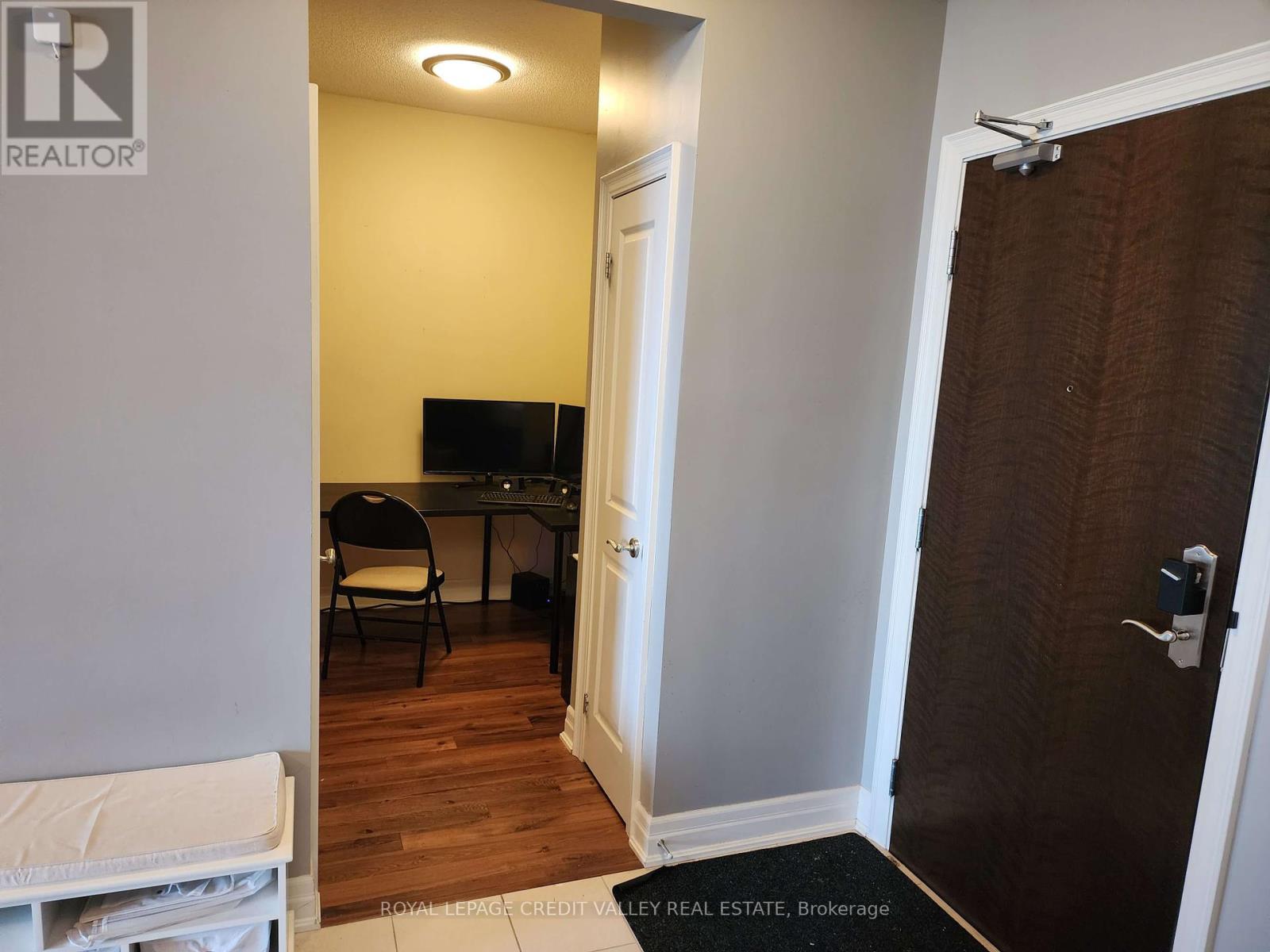 1707 - 100 John Street, Brampton, Ontario  L6W 0A8 - Photo 10 - W11982768