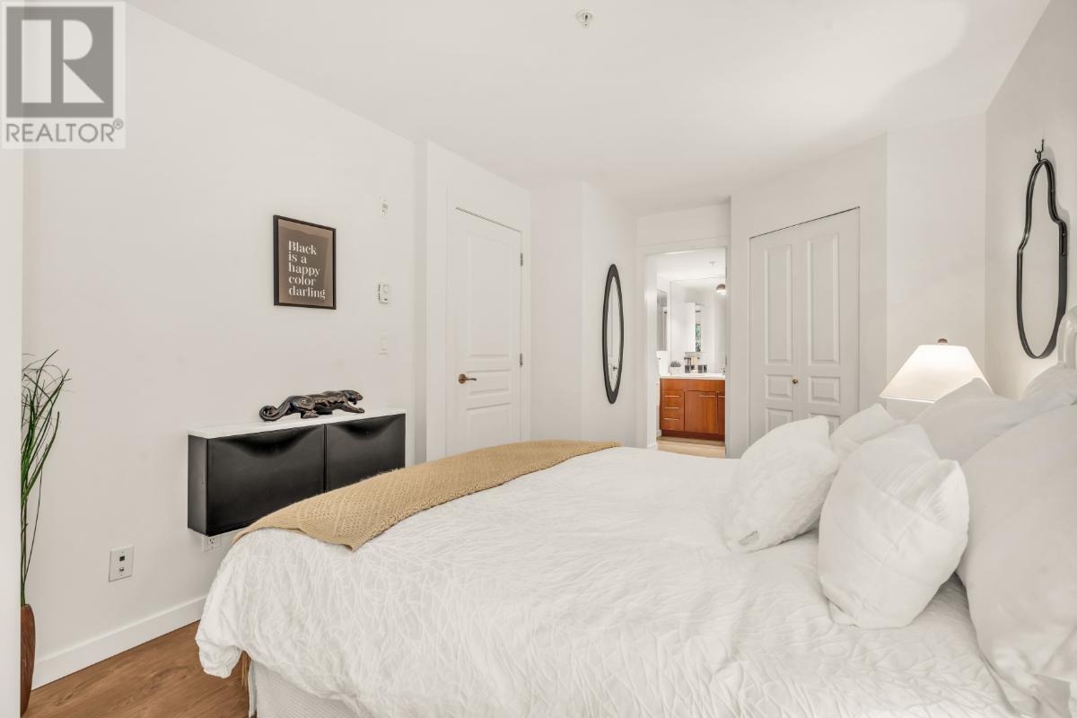 Listing Picture 14 of 28 : 302 4833 BRENTWOOD DRIVE, Burnaby / 本拿比 - 魯藝地產 Yvonne Lu Group - MLS Medallion Club Member
