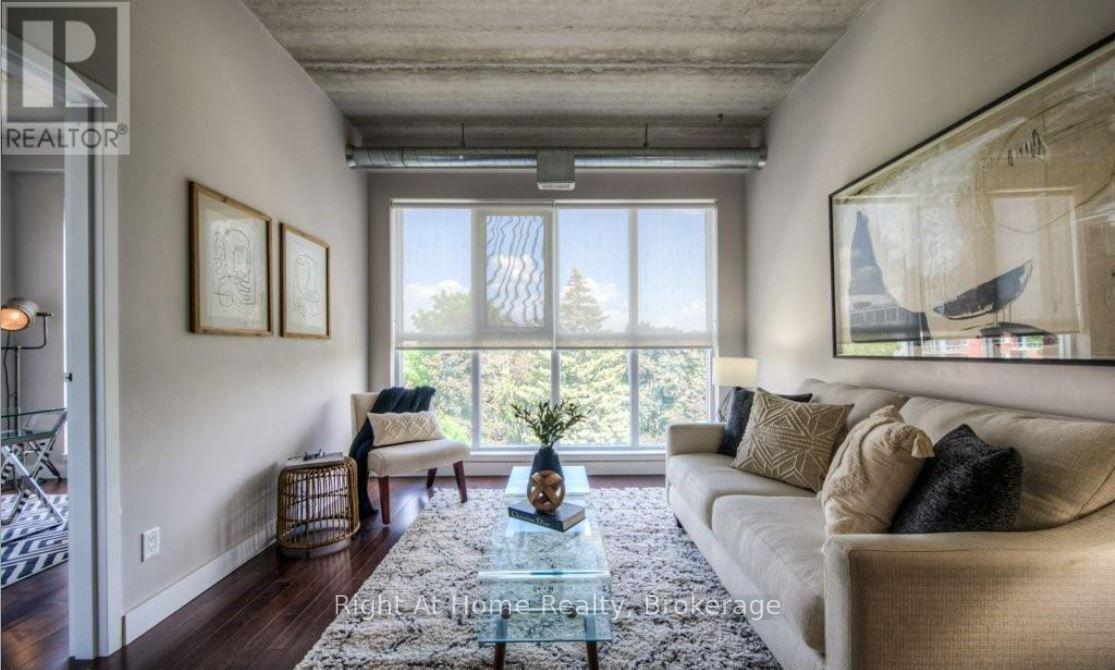 Property at 402 - 36 REGINA STREET N image 3