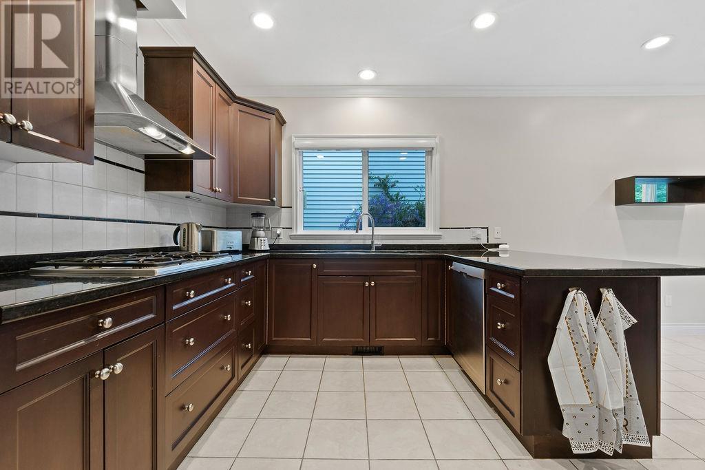 3998 Phyllis Road, North Vancouver, British Columbia  V7K 2V1 - Photo 7 - R2969282