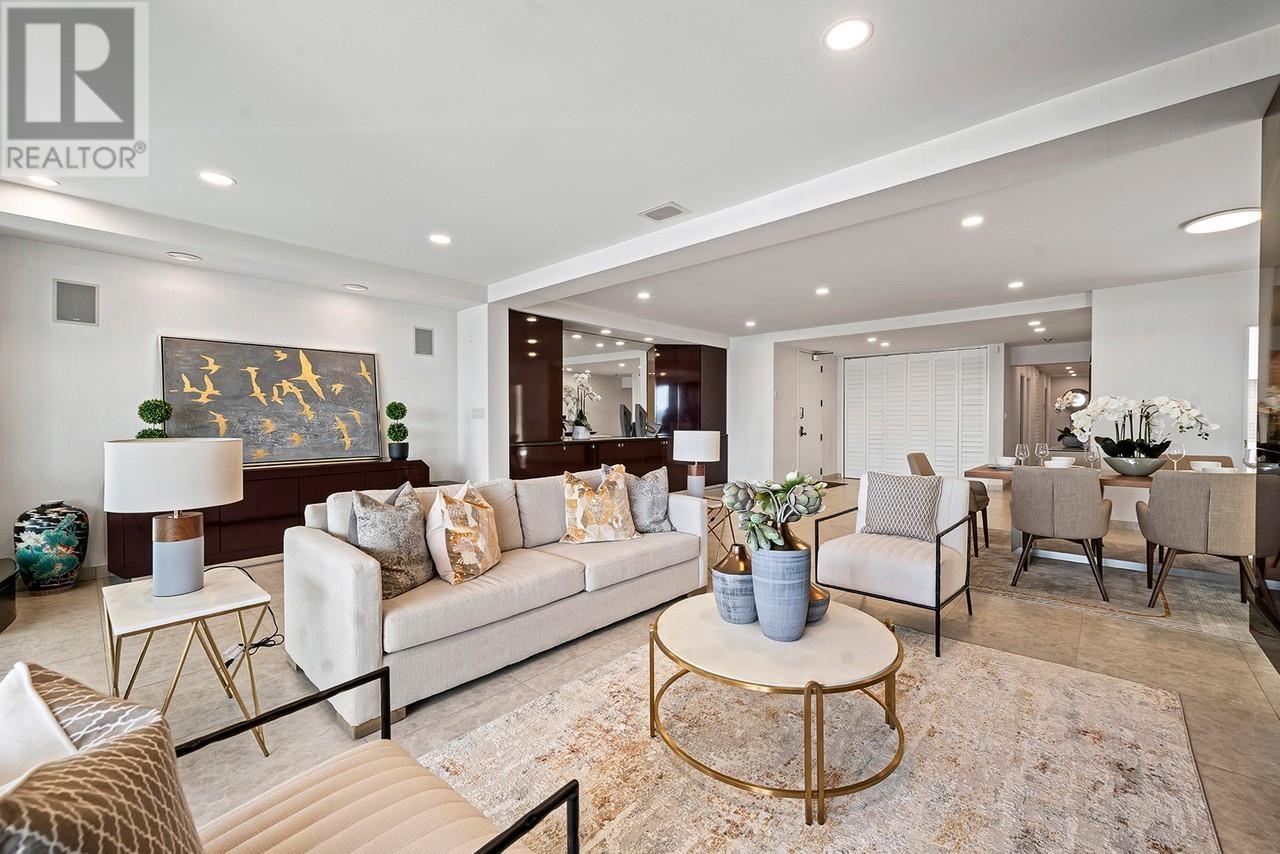 401 2015 BEACH AVENUE, vancouver, British Columbia