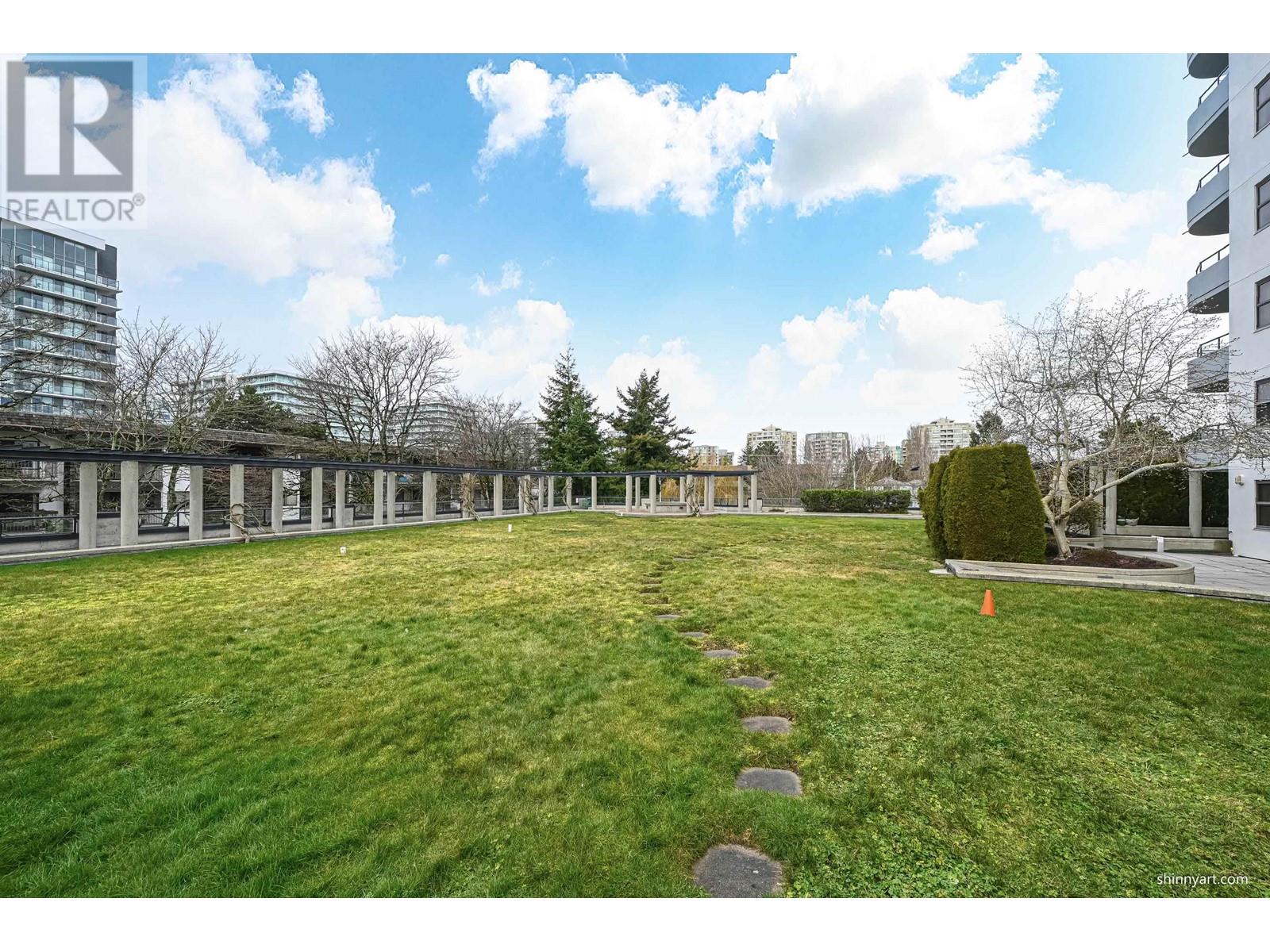 Listing Picture 26 of 32 : 805 6611 COONEY ROAD, Richmond / 烈治文 - 魯藝地產 Yvonne Lu Group - MLS Medallion Club Member