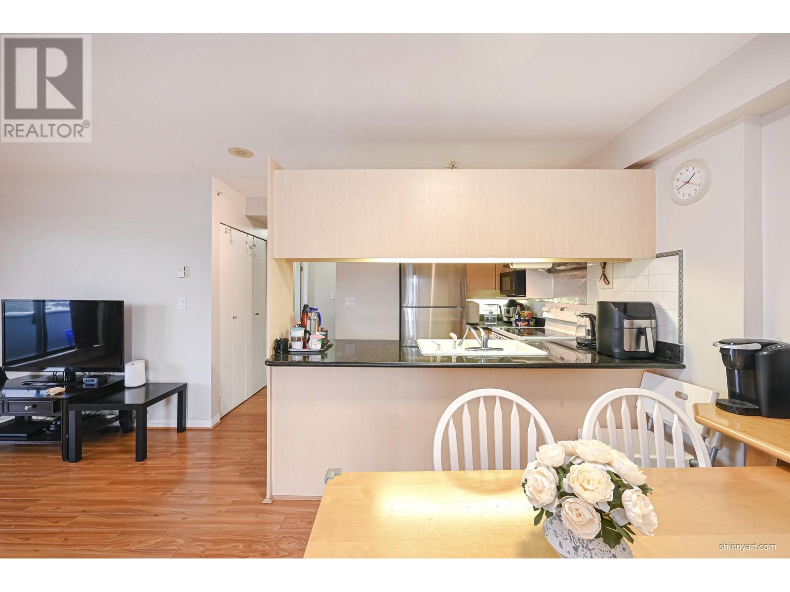Listing Picture 7 of 32 : 805 6611 COONEY ROAD, Richmond / 烈治文 - 魯藝地產 Yvonne Lu Group - MLS Medallion Club Member