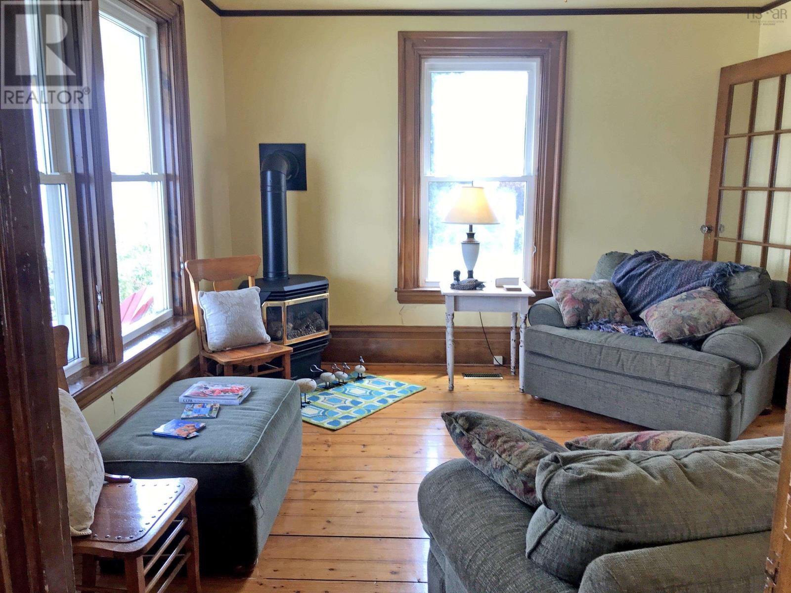 9114 3 Highway, 997 Main St Mahone Bay, Maders Cove, Nova Scotia  B0J 2E0 - Photo 14 - 202503367