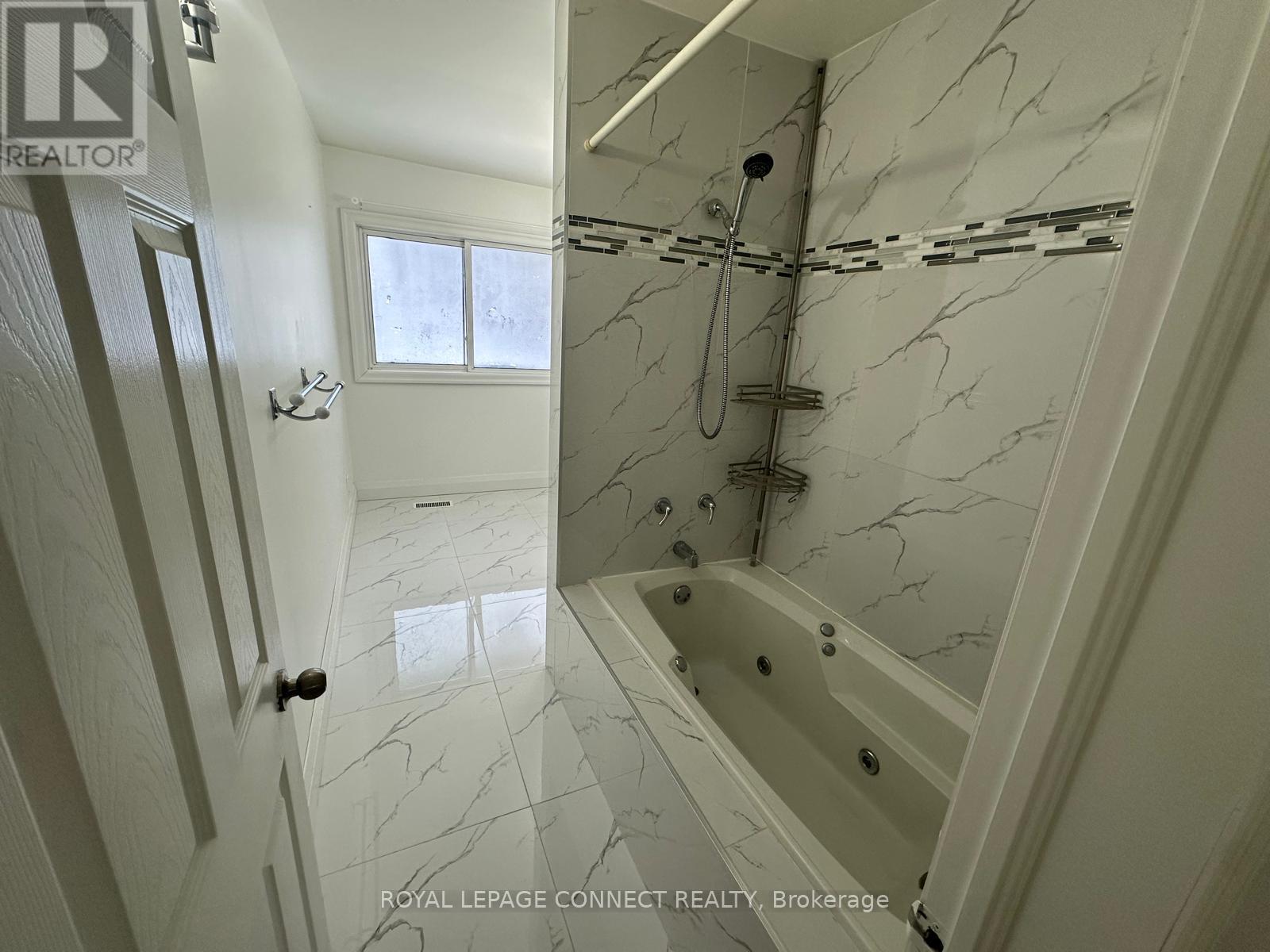 612 Marksbury Road S, Pickering (West Shore), Ontario  L1W 2S8 - Photo 14 - E11911560