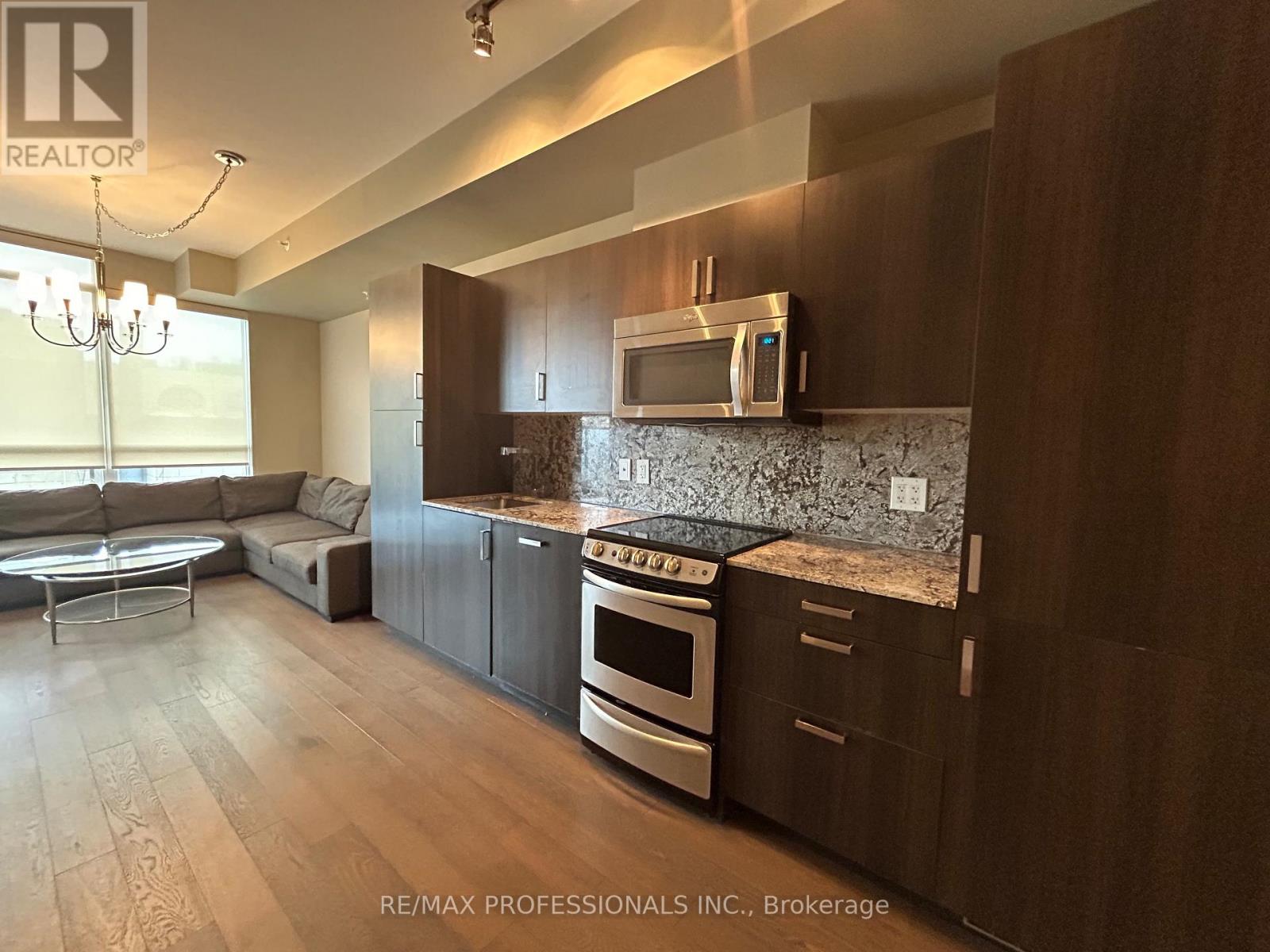 306 - 36 Howard Park Avenue, Toronto, Ontario  M6R 0A5 - Photo 3 - W11982879