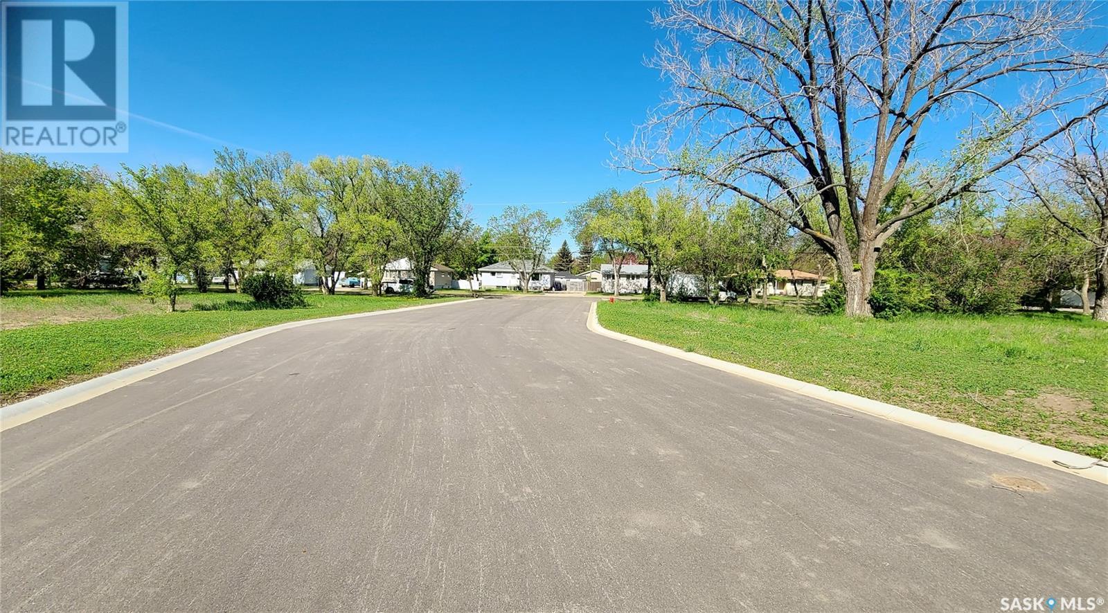 16 Kenney Crescent, Weyburn, Saskatchewan  S4H 1L3 - Photo 10 - SK996300