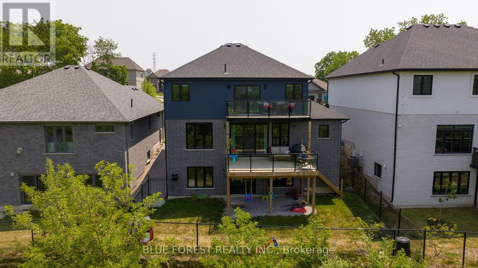 Photo 2 of 45 for 2 - 2810 Sheffield Place