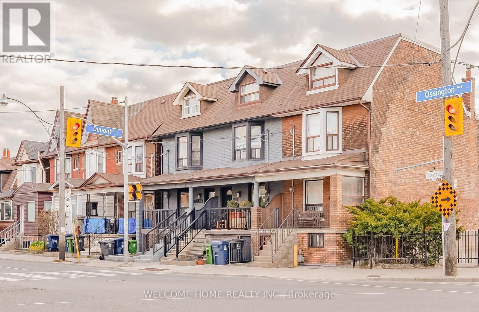 Upper - 1050 Ossington Avenue, Toronto, Ontario  M6G 3V6 - Photo 1 - W11982907