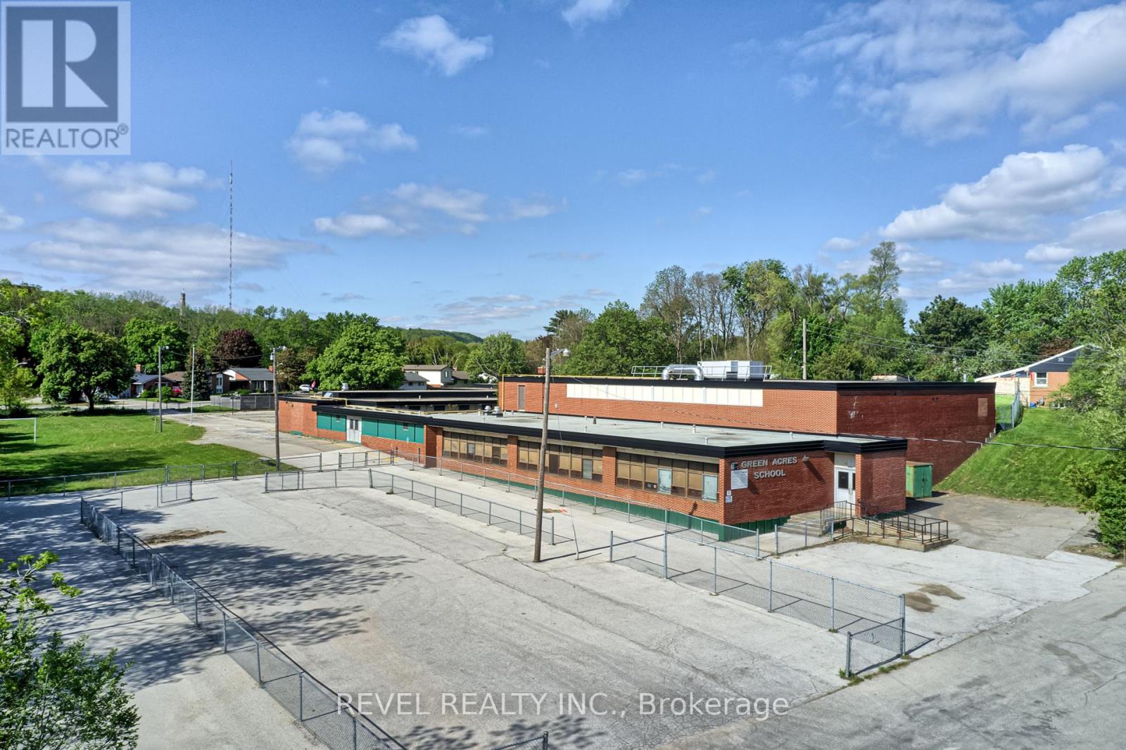 45 RANDALL AVENUE, Hamilton, Ontario
