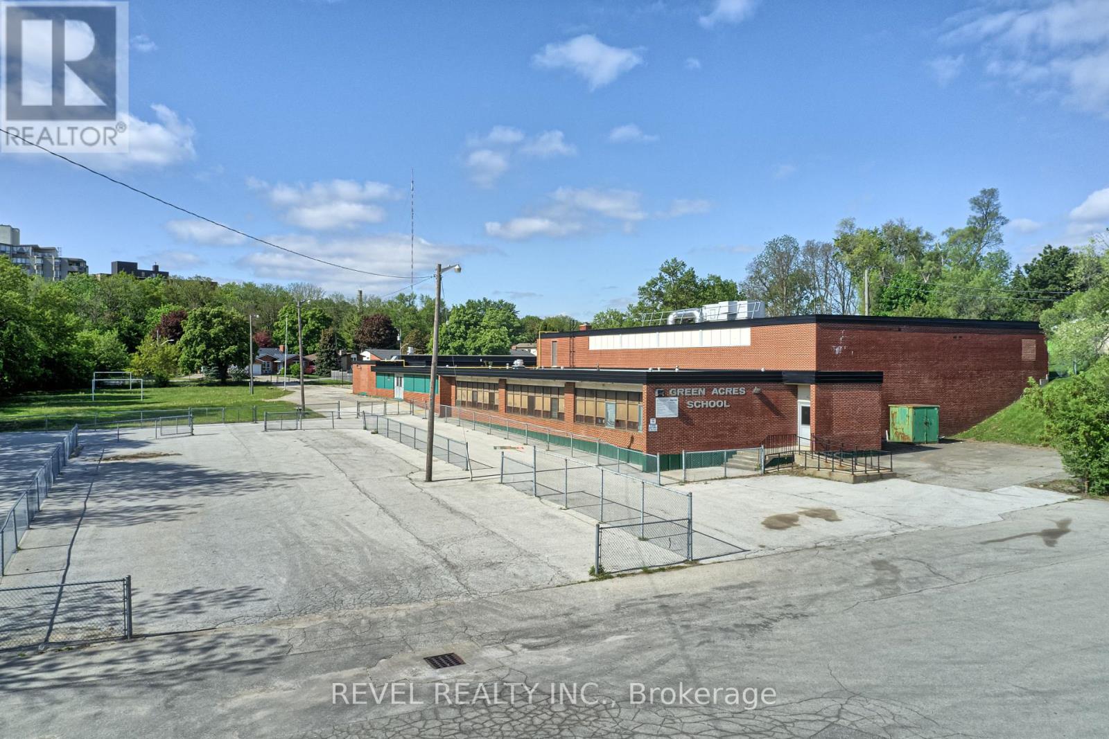 45 Randall Avenue, Hamilton, Ontario  L8G 2K8 - Photo 2 - X11982976
