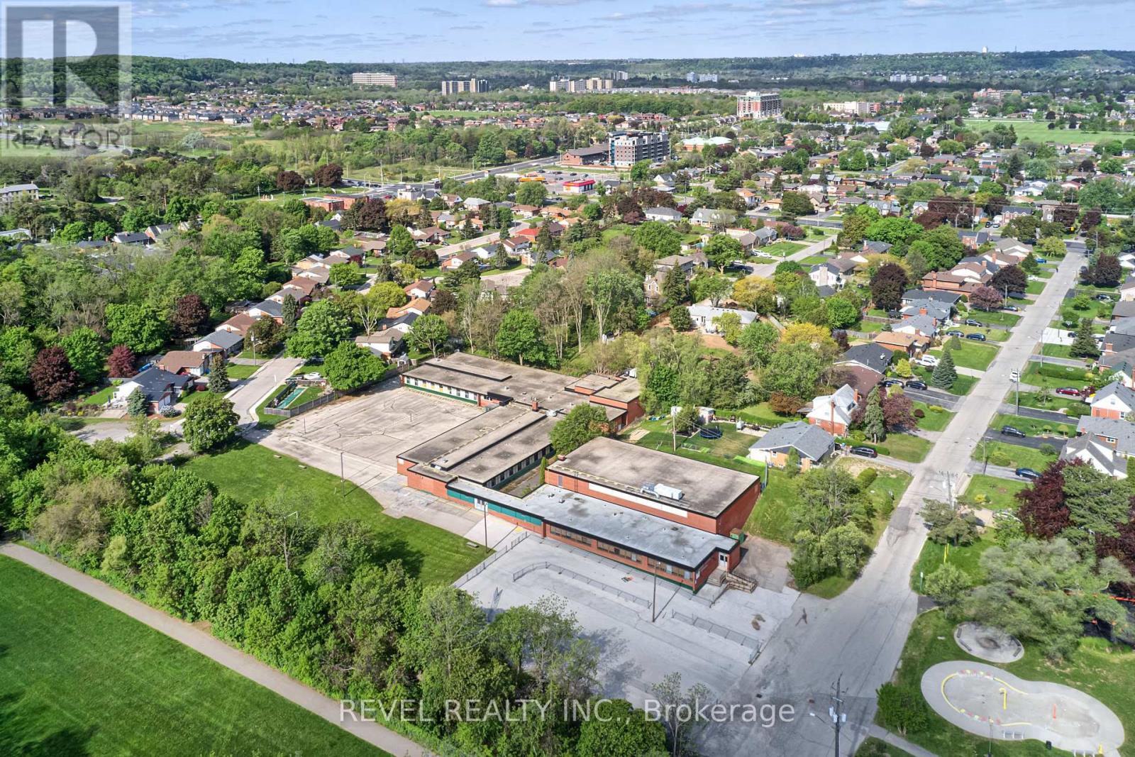45 Randall Avenue, Hamilton, Ontario  L8G 2K8 - Photo 4 - X11982976