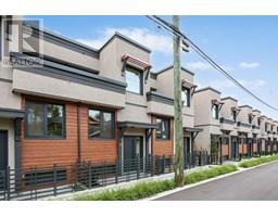 18 632 E 3RD STREET, North Vancouver, British Columbia