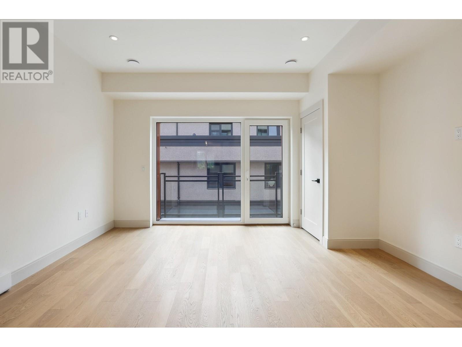 18 632 E 3rd Street, North Vancouver, British Columbia  V7L 0J1 - Photo 3 - R2969276