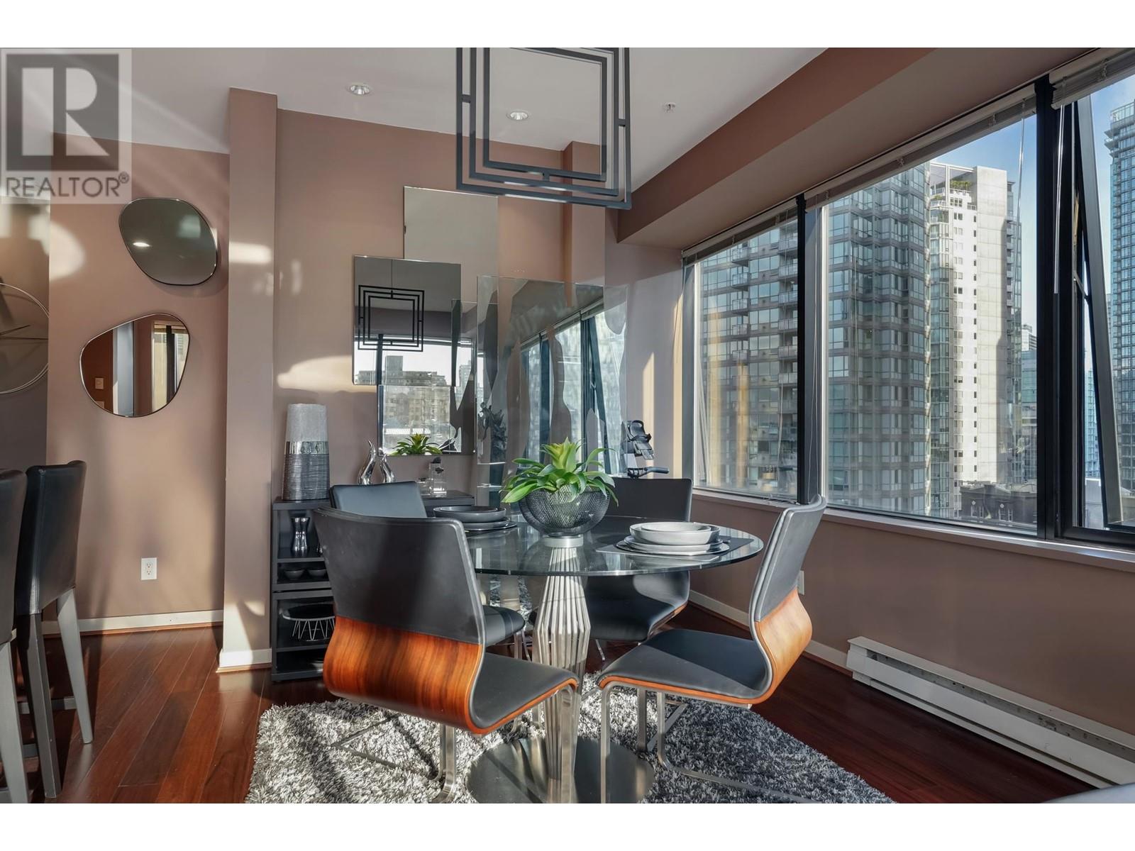 Listing Picture 4 of 23 : 809 1333 W GEORGIA STREET, Vancouver / 溫哥華 - 魯藝地產 Yvonne Lu Group - MLS Medallion Club Member