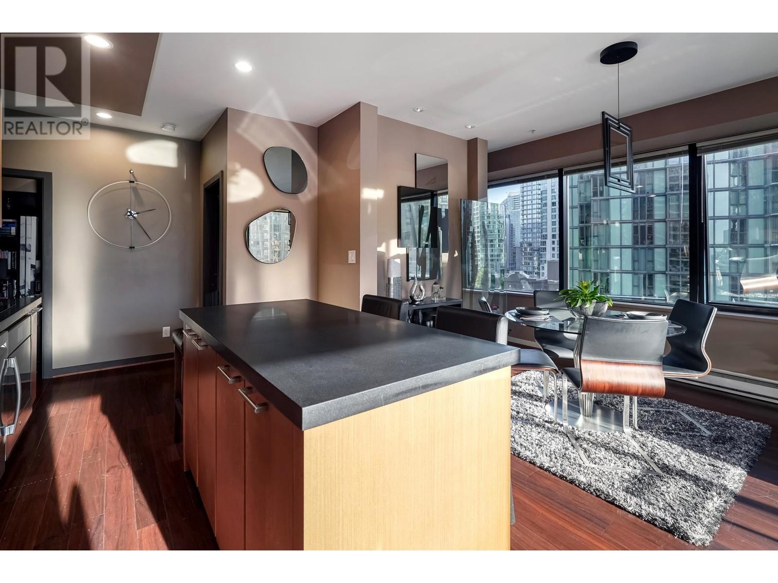 Listing Picture 7 of 23 : 809 1333 W GEORGIA STREET, Vancouver / 溫哥華 - 魯藝地產 Yvonne Lu Group - MLS Medallion Club Member
