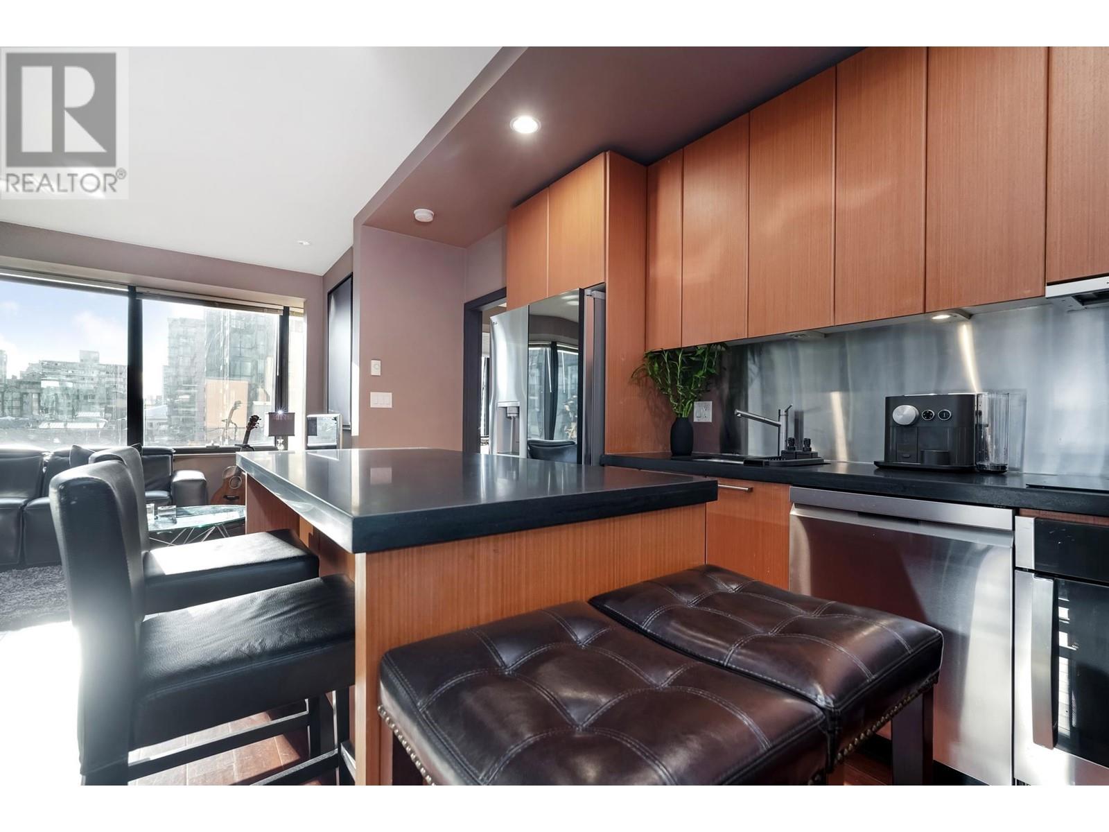 Listing Picture 10 of 23 : 809 1333 W GEORGIA STREET, Vancouver / 溫哥華 - 魯藝地產 Yvonne Lu Group - MLS Medallion Club Member