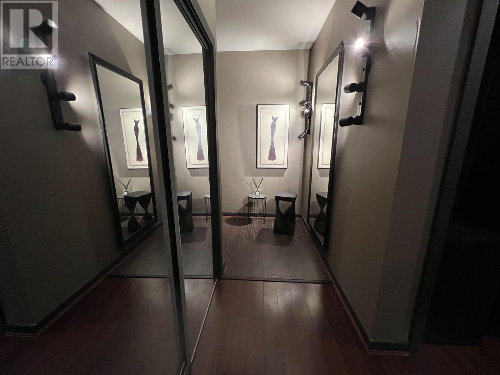 Listing Picture 18 of 23 : 809 1333 W GEORGIA STREET, Vancouver / 溫哥華 - 魯藝地產 Yvonne Lu Group - MLS Medallion Club Member