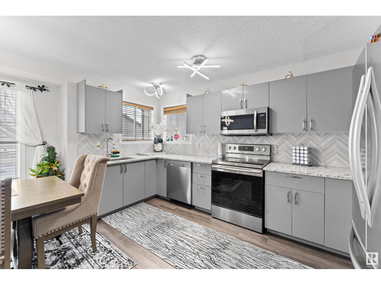 21347 89 Av Nw, Edmonton, Alberta  T5T 6V3 - Photo 5 - E4422442