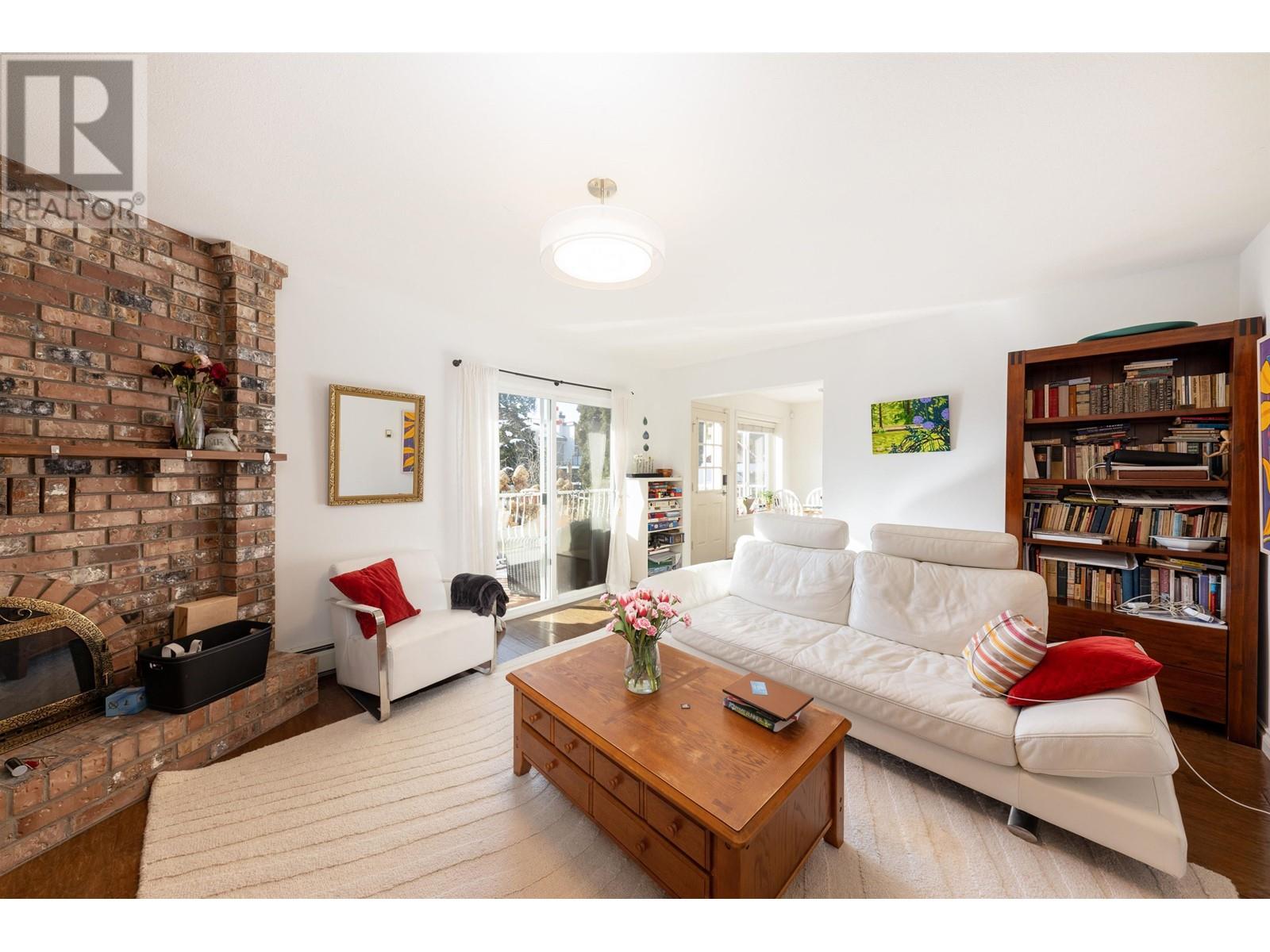 Listing Picture 10 of 38 : 3982 W 29TH AVENUE, Vancouver / 溫哥華 - 魯藝地產 Yvonne Lu Group - MLS Medallion Club Member