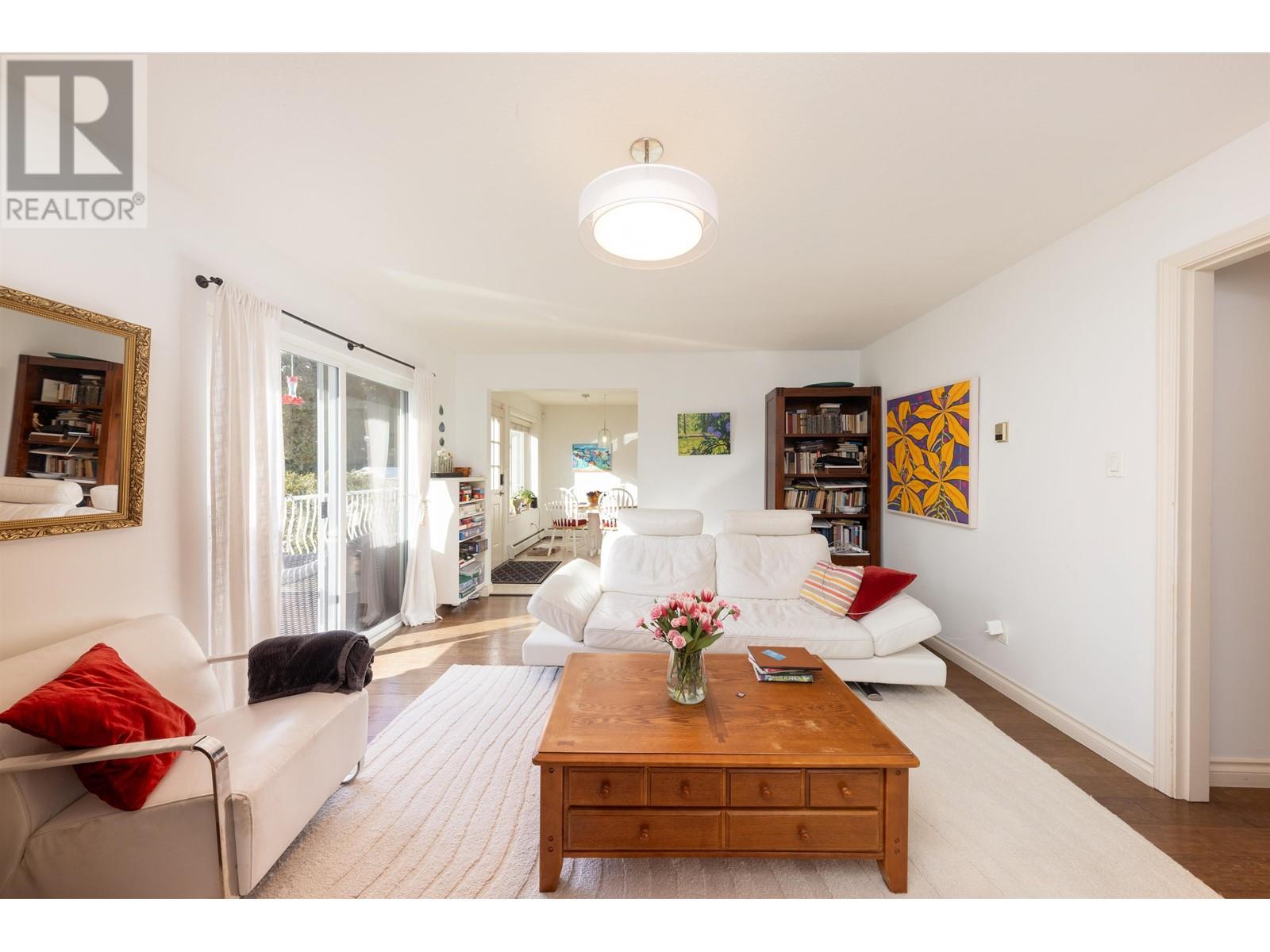 Listing Picture 11 of 38 : 3982 W 29TH AVENUE, Vancouver / 溫哥華 - 魯藝地產 Yvonne Lu Group - MLS Medallion Club Member