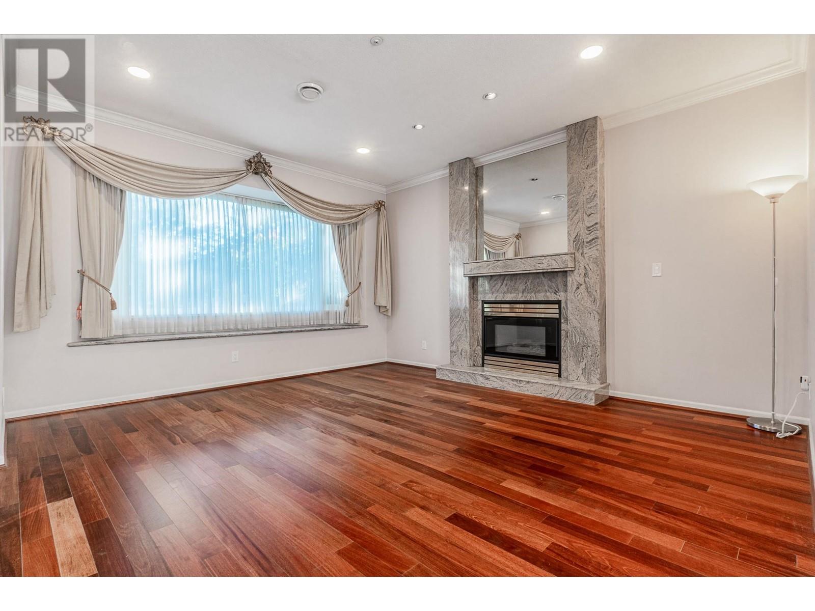 4255 W 15th Avenue, Vancouver, British Columbia  V6R 3A7 - Photo 2 - R2968494