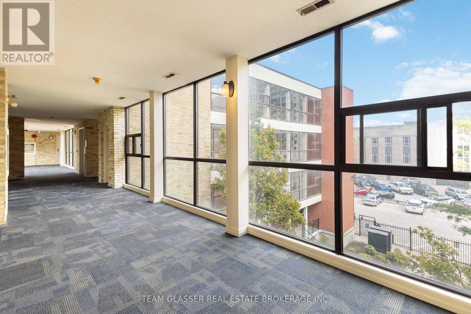 Property at 303 - 440 WELLINGTON STREET image 4