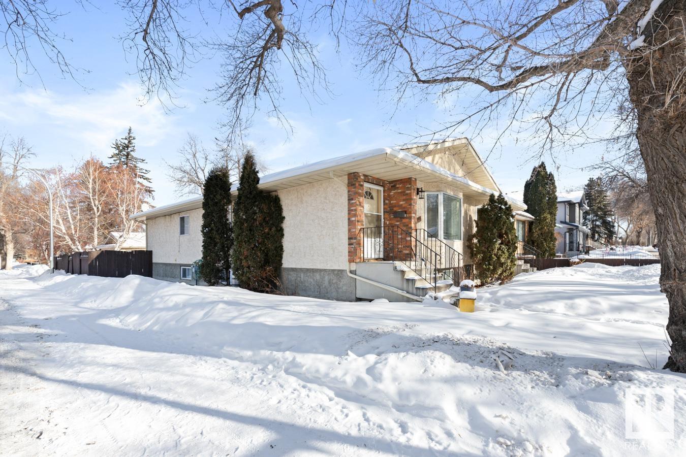 Property at 8924/8926 88 AV NW image 5