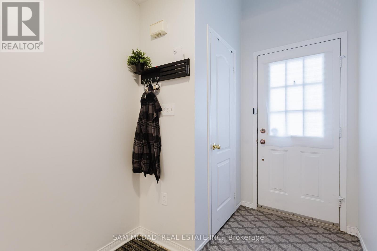 Property at 32 - 1591 SOUTH PARADE COURT image 3