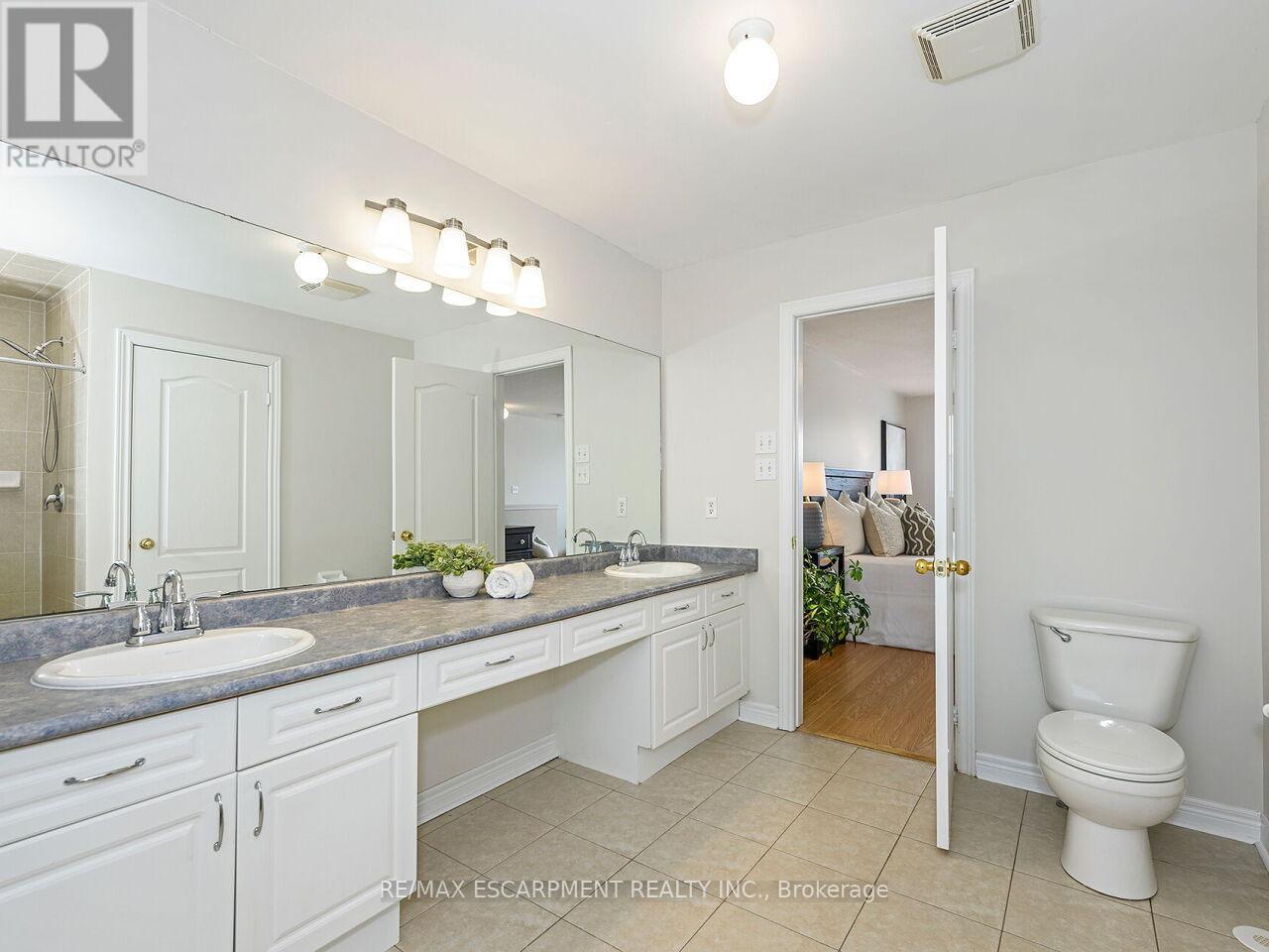 5450 Tenth Line W, Mississauga, Ontario  L5M 0G5 - Photo 39 - W11983105