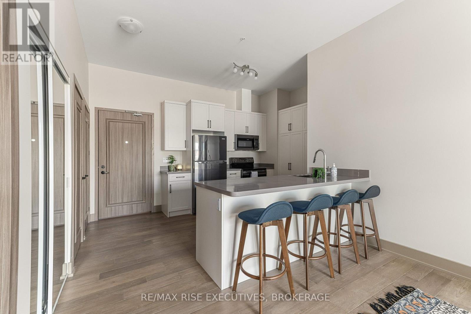 Property at 312 - 820 GARDINERS ROAD image 3