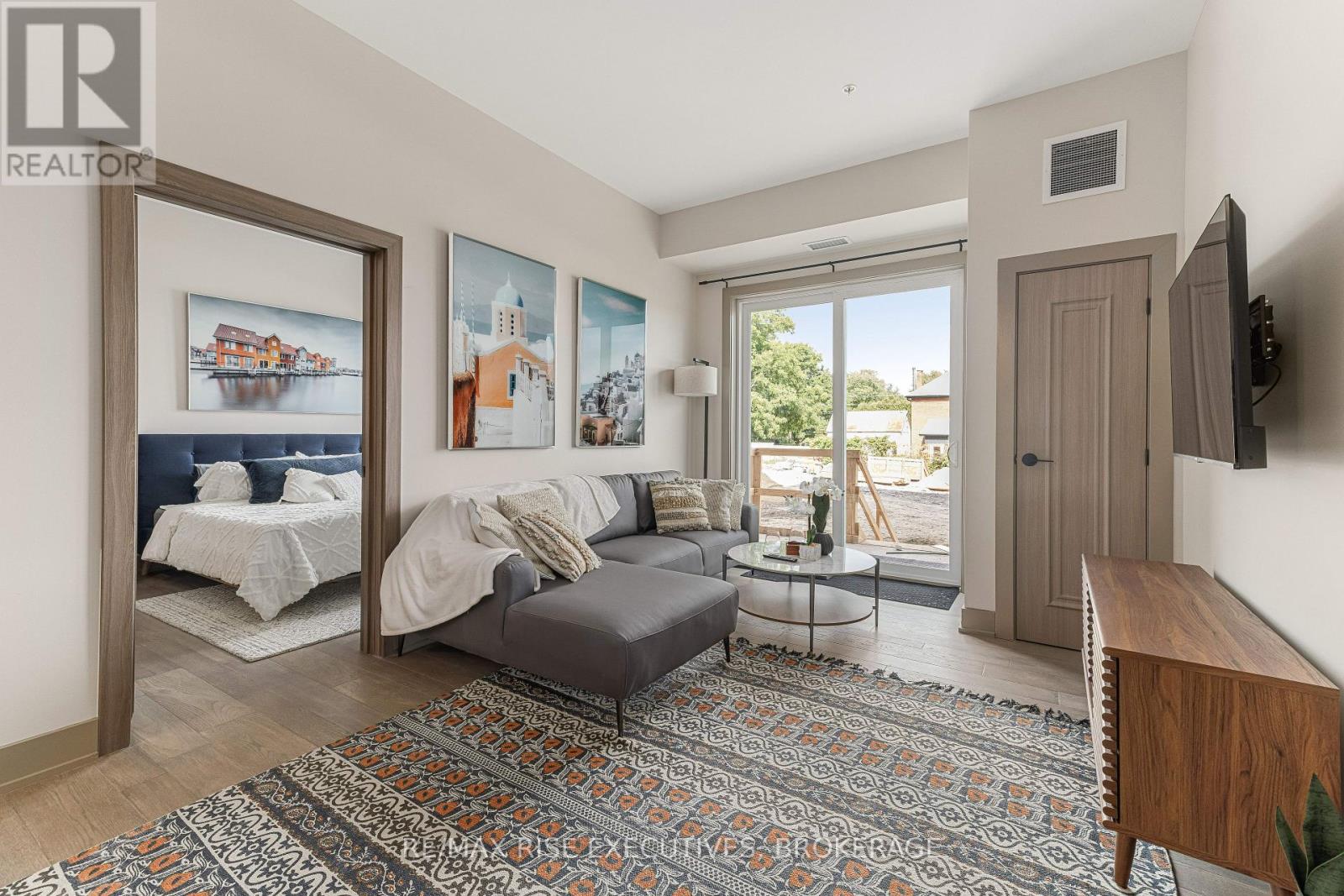 Property at 312 - 820 GARDINERS ROAD image 4