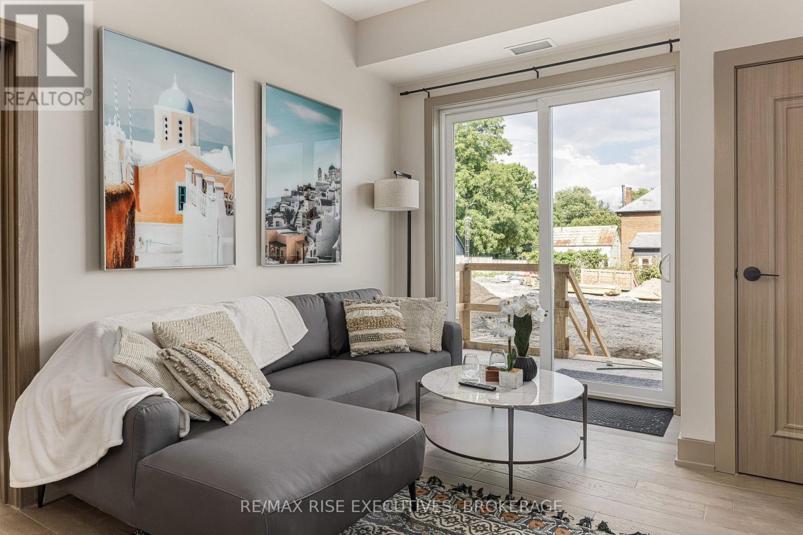 Property at 312 - 820 GARDINERS ROAD image 5