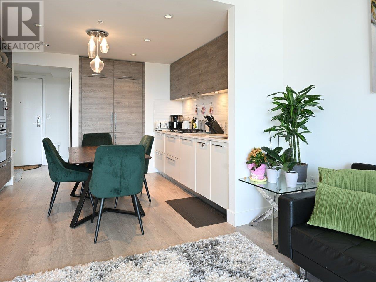 Listing Picture 3 of 35 : 603 7303 NOBLE LANE, Burnaby / 本拿比 - 魯藝地產 Yvonne Lu Group - MLS Medallion Club Member